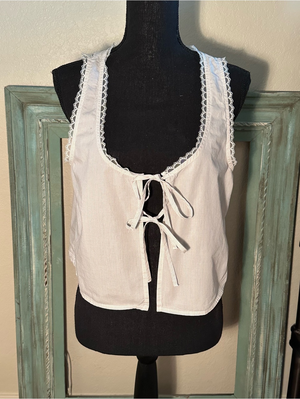 aerie White Lace-Trim Tie-Front Crop Top